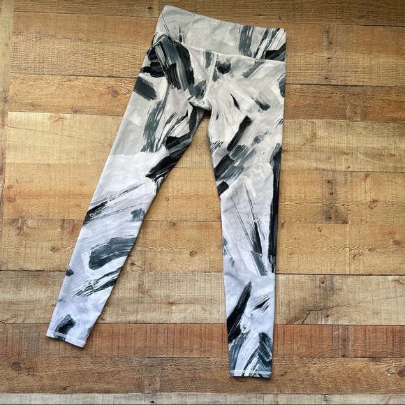Alo Yoga Leggings Airbrush Modernist Paint Brush Splatter Neutral Gray - Picture 5 of 8